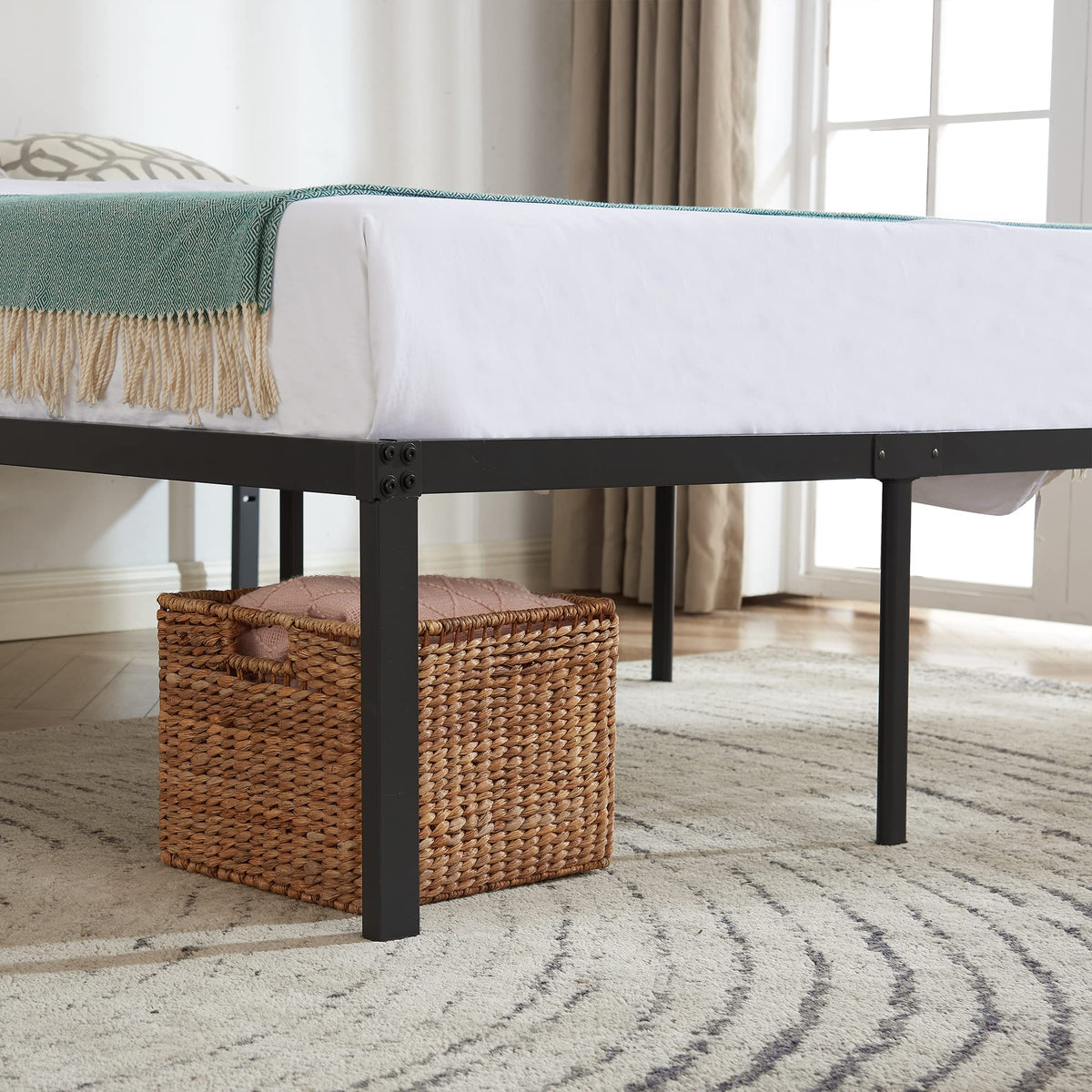 Queen Size Metal Platform Bed Frame G753